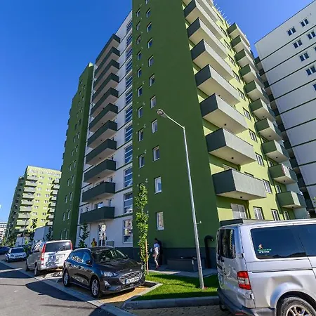 Coresi Mountain View City Apartment *