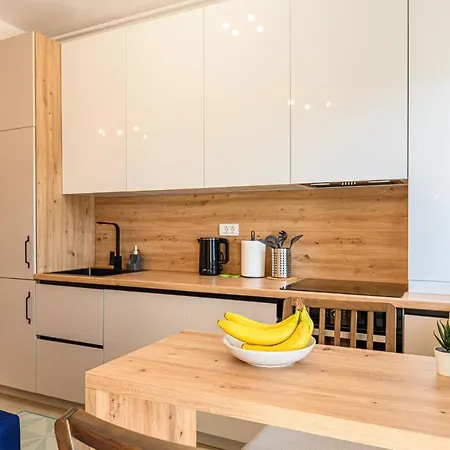 Coresi Mountain View City *