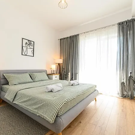 Apartment Coresi Mountain View City *