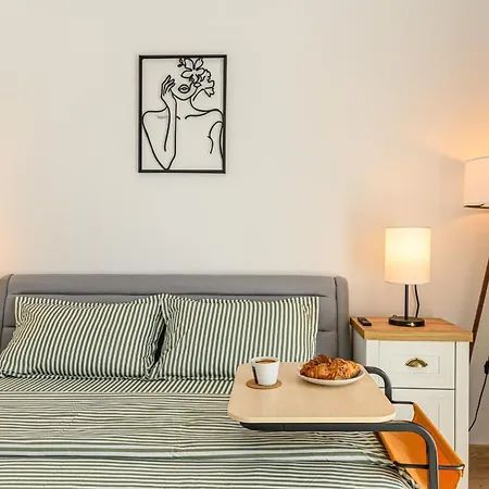 Coresi Mountain View City Apartment