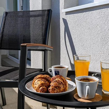 Coresi Mountain View City Apartment