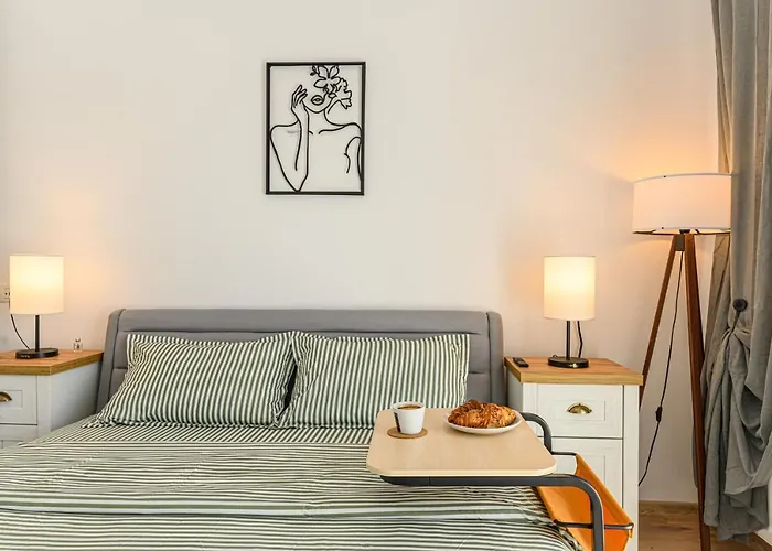 Coresi Mountain View City Apartment