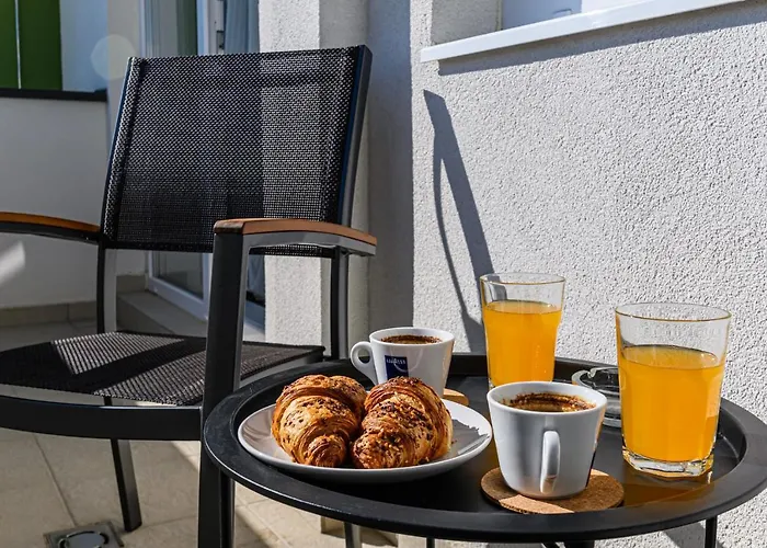 Coresi Mountain View City Appartement